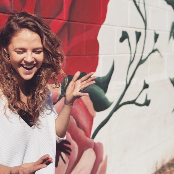 Meet your Posher, Elainna - Picture 1 of 1